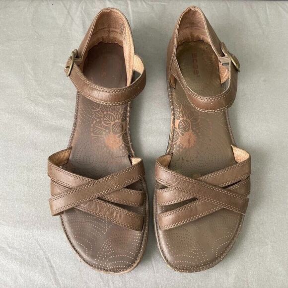 BOGS Womens Size 10 Taupe Nashville Closed Heel Open Toe Sandals Flats Summer - Picture 1 of 14